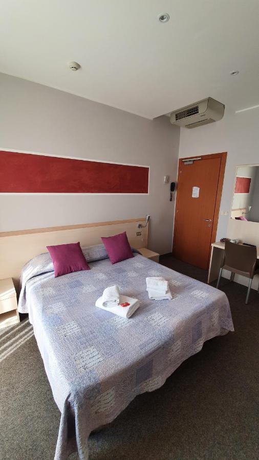 Hotel Garni Rosmari Brenzone sul Garda Kültér fotó