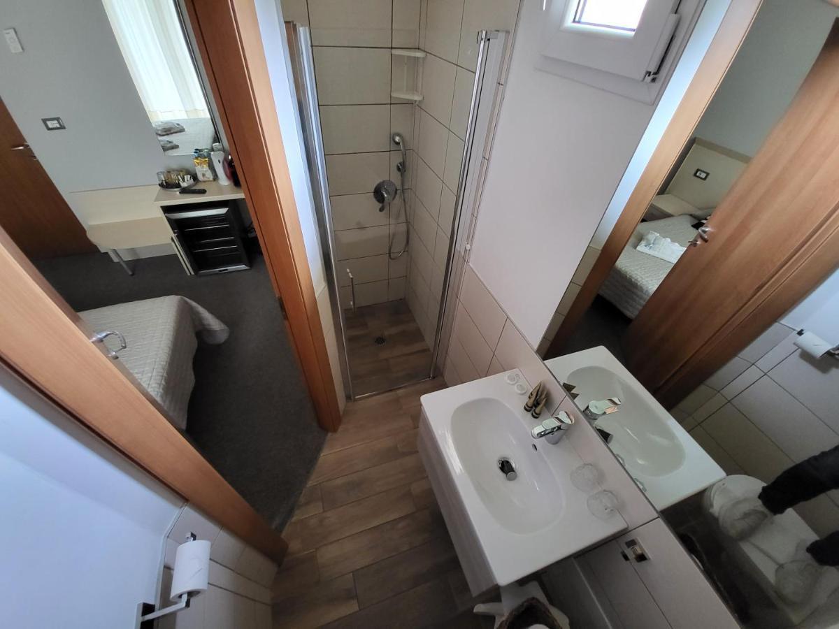 Hotel Garni Rosmari Brenzone sul Garda Kültér fotó