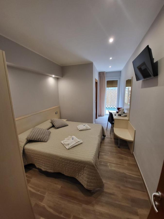 Hotel Garni Rosmari Brenzone sul Garda Kültér fotó