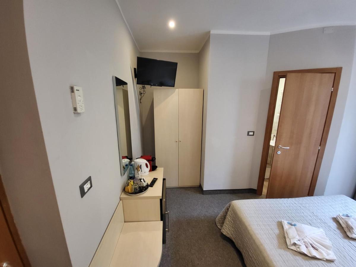 Hotel Garni Rosmari Brenzone sul Garda Kültér fotó
