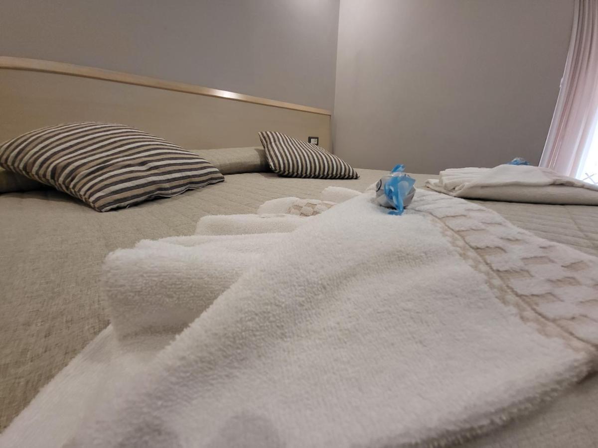 Hotel Garni Rosmari Brenzone sul Garda Kültér fotó