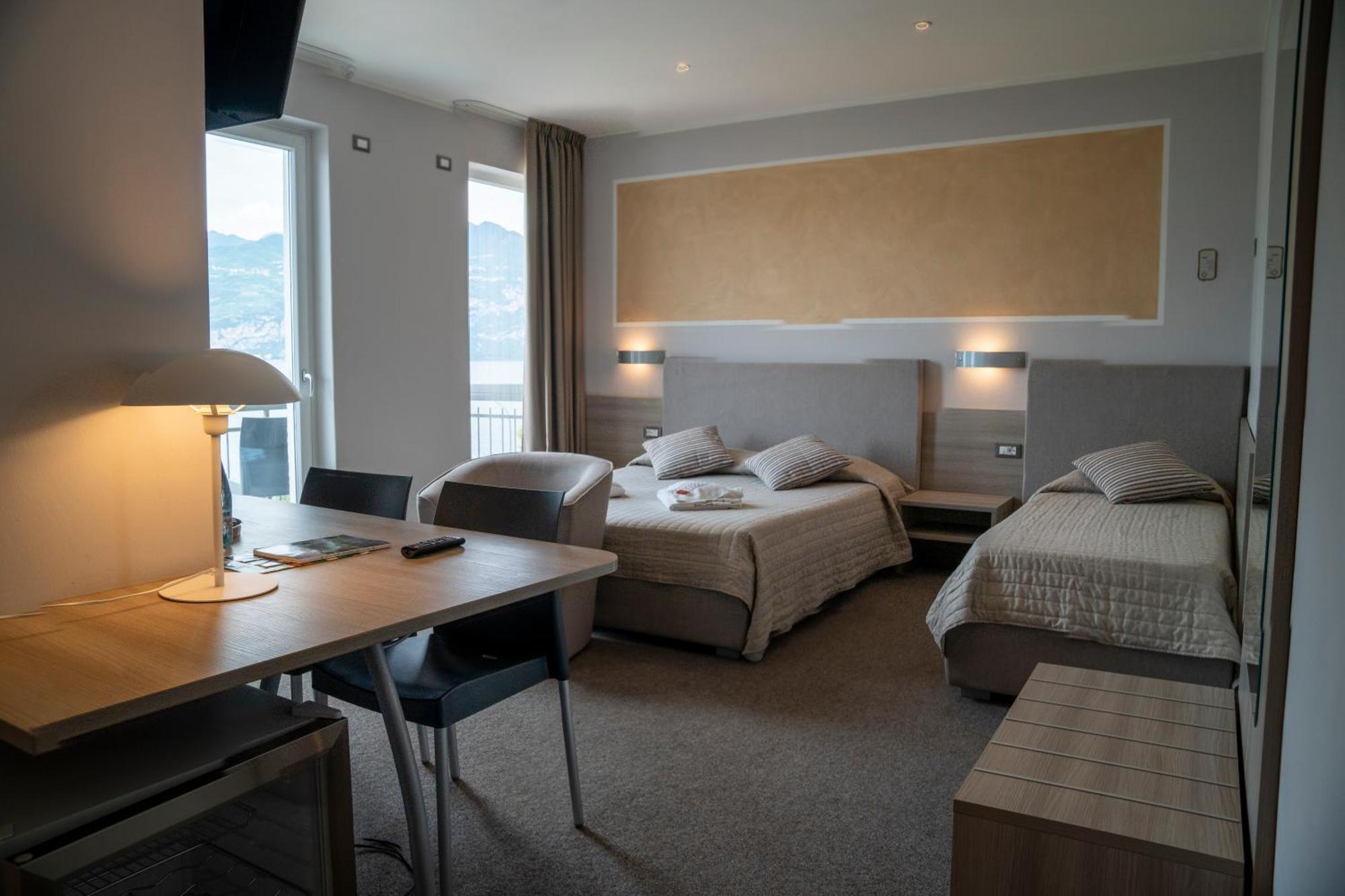 Hotel Garni Rosmari Brenzone sul Garda Kültér fotó