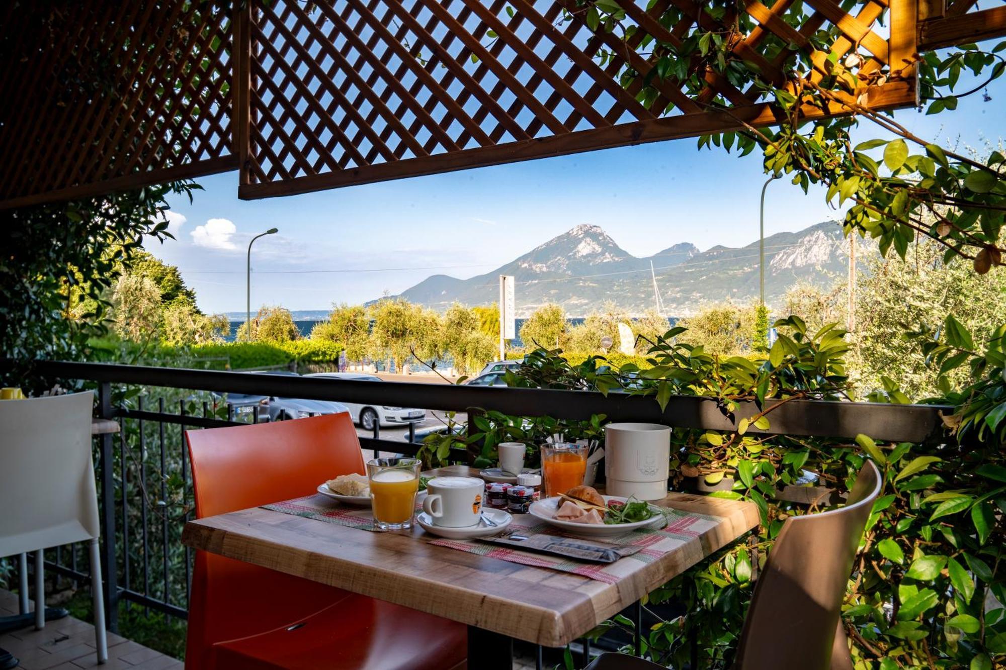 Hotel Garni Rosmari Brenzone sul Garda Kültér fotó
