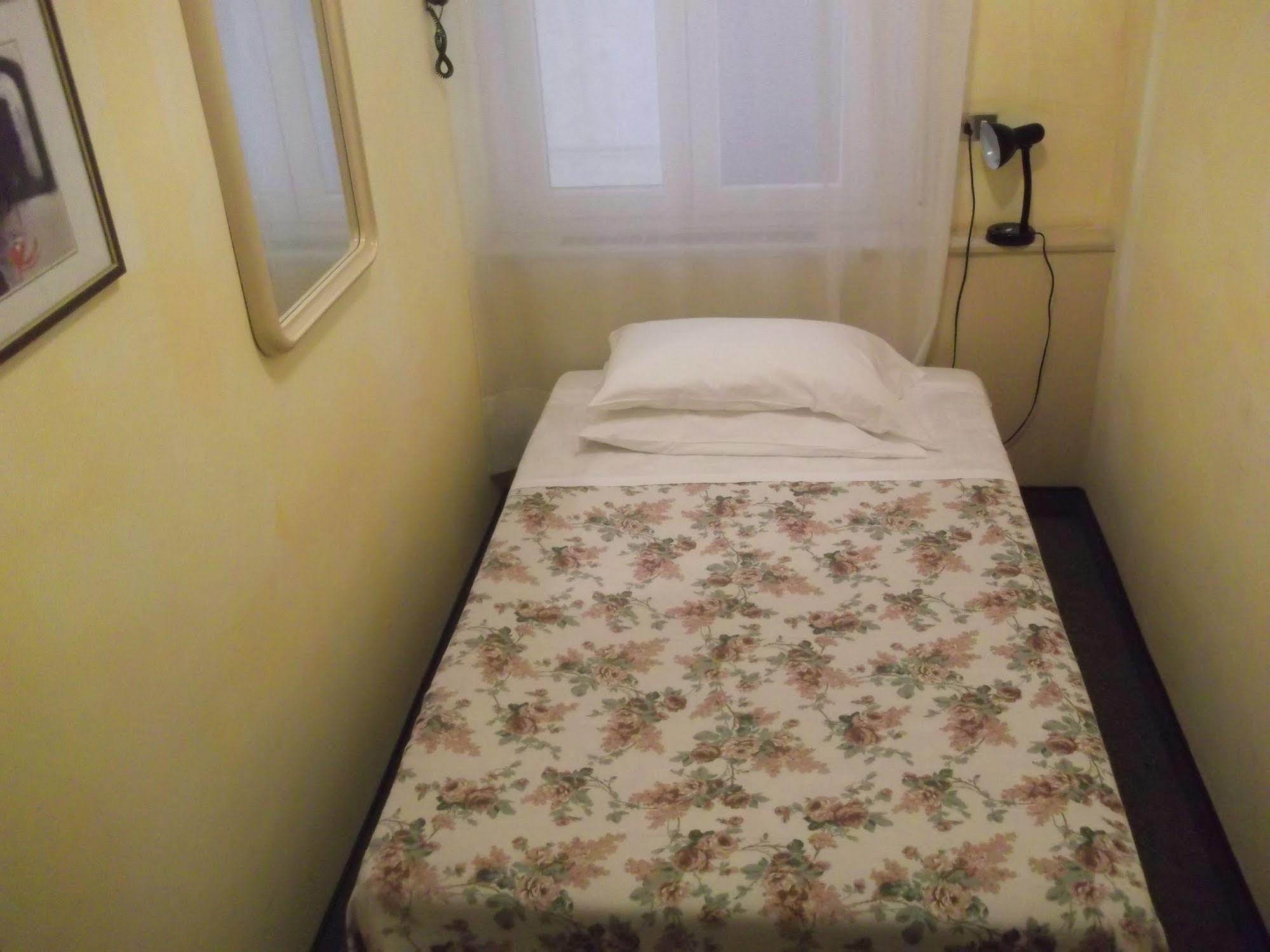 Hotel Garni Rosmari Brenzone sul Garda Kültér fotó